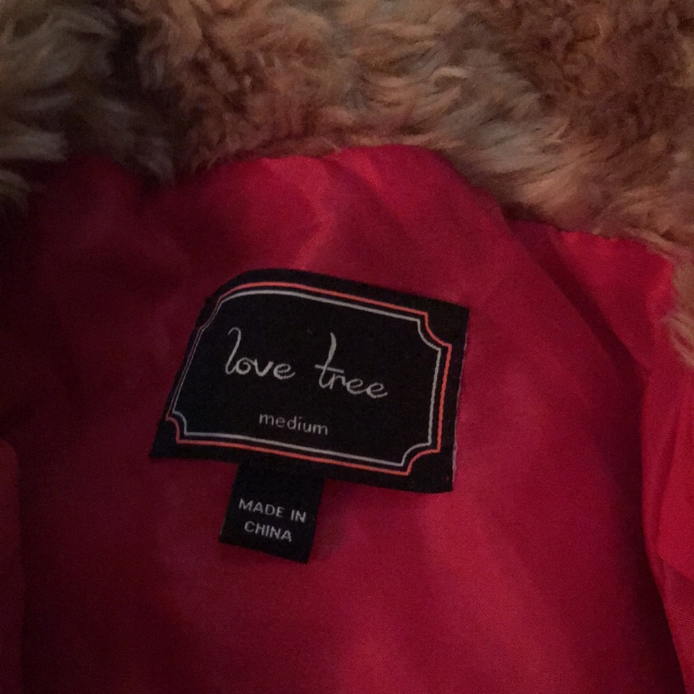 🧣 - Picture 2 of 3